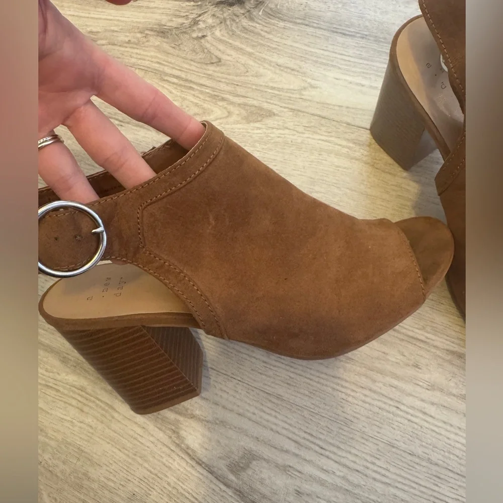 a new day Brown Tan Heels with Chunky Block Heel - Picture 3 of 7